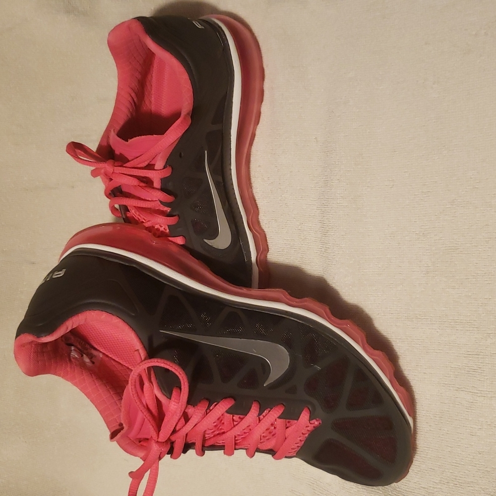 Womens Nike Air Max running sneaker